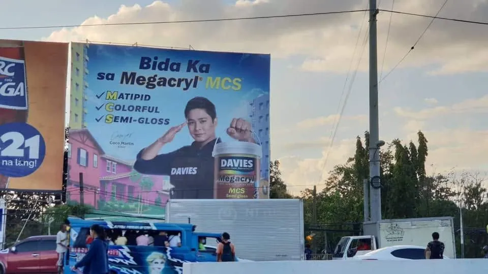 Davies Paints billboard, printed and installed by MCAV
