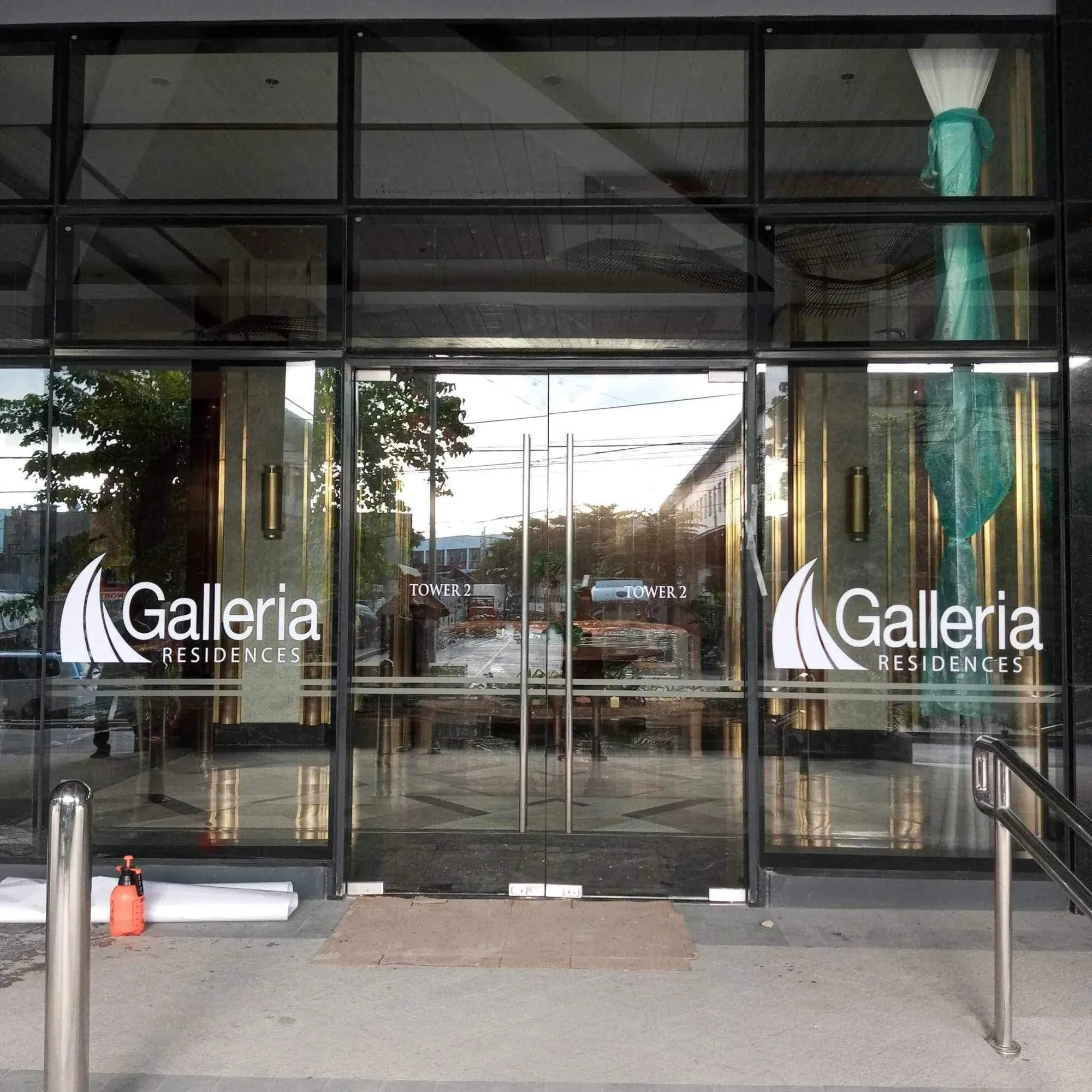Galleria Residences vinyl graphics, printed and installed by MCAV