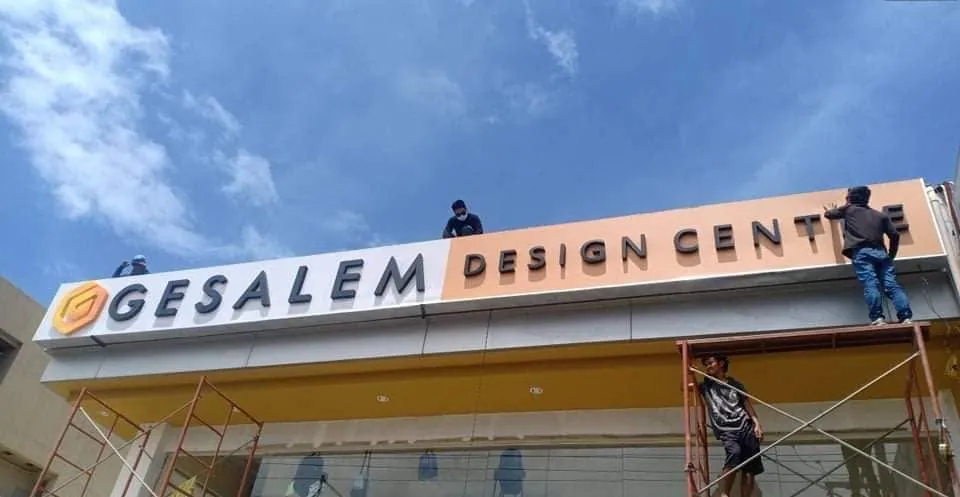 MCAV crew installing a Gesalem Design Centre lighted sign
