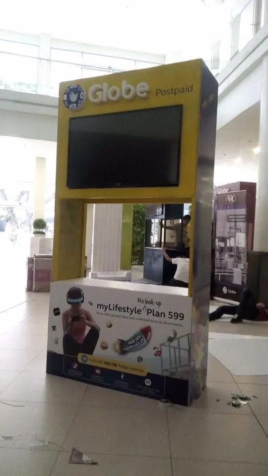 Globe sintra board display, printed and installed by MCAV