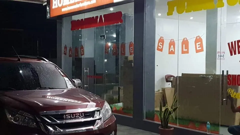 Homemaker Furniture vinyl graphics, printed and installed by MCAV