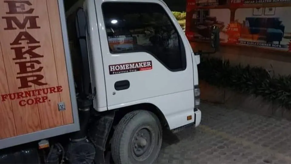 Homemaker Furniture vehicle wrap, printed and installed by MCAV