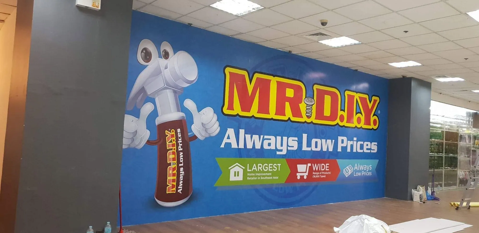 Mr. D.I.Y. vinyl graphics, printed and installed by MCAV