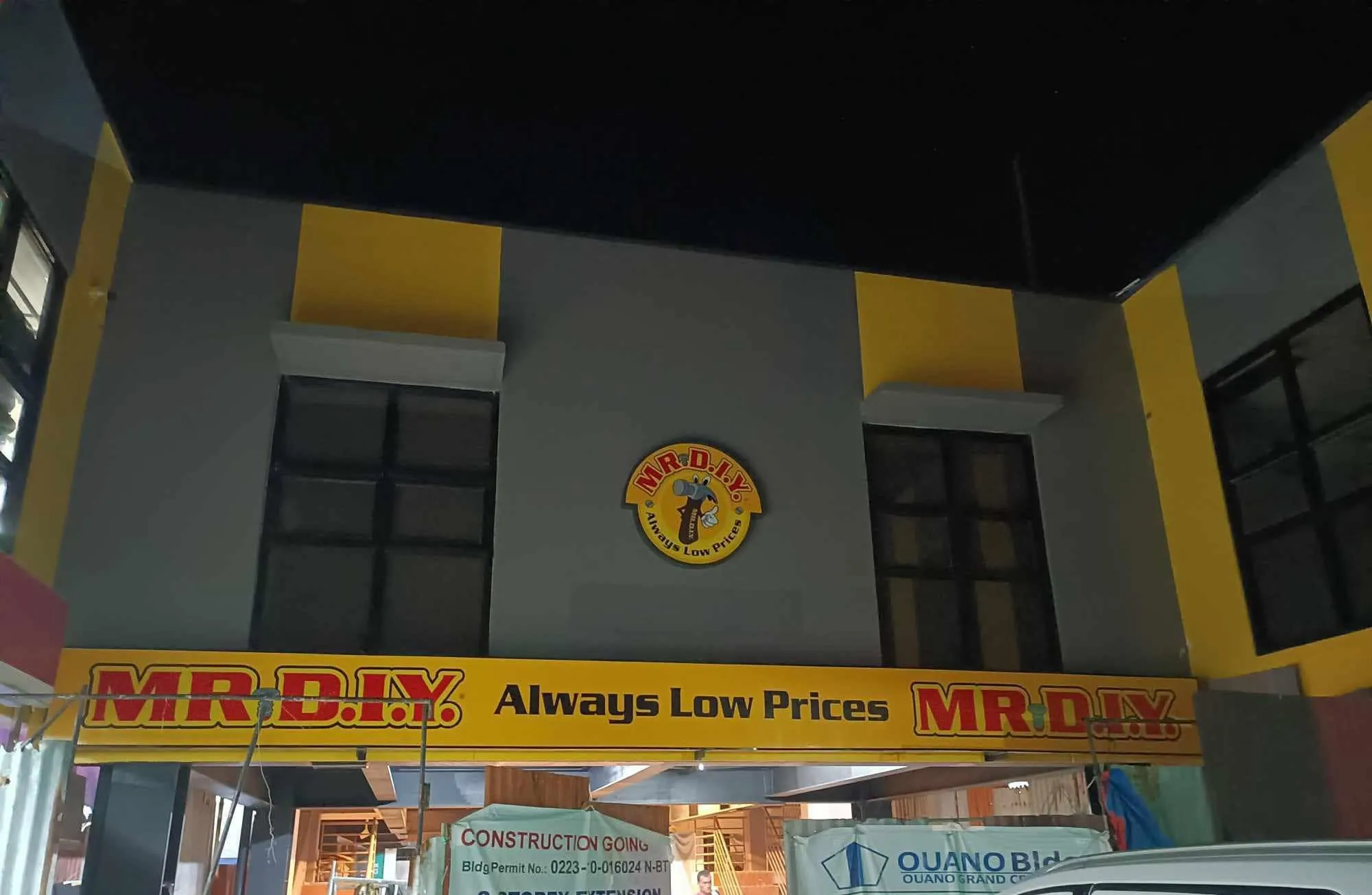 Mr. D.I.Y. lighted sign, printed and installed by MCAV