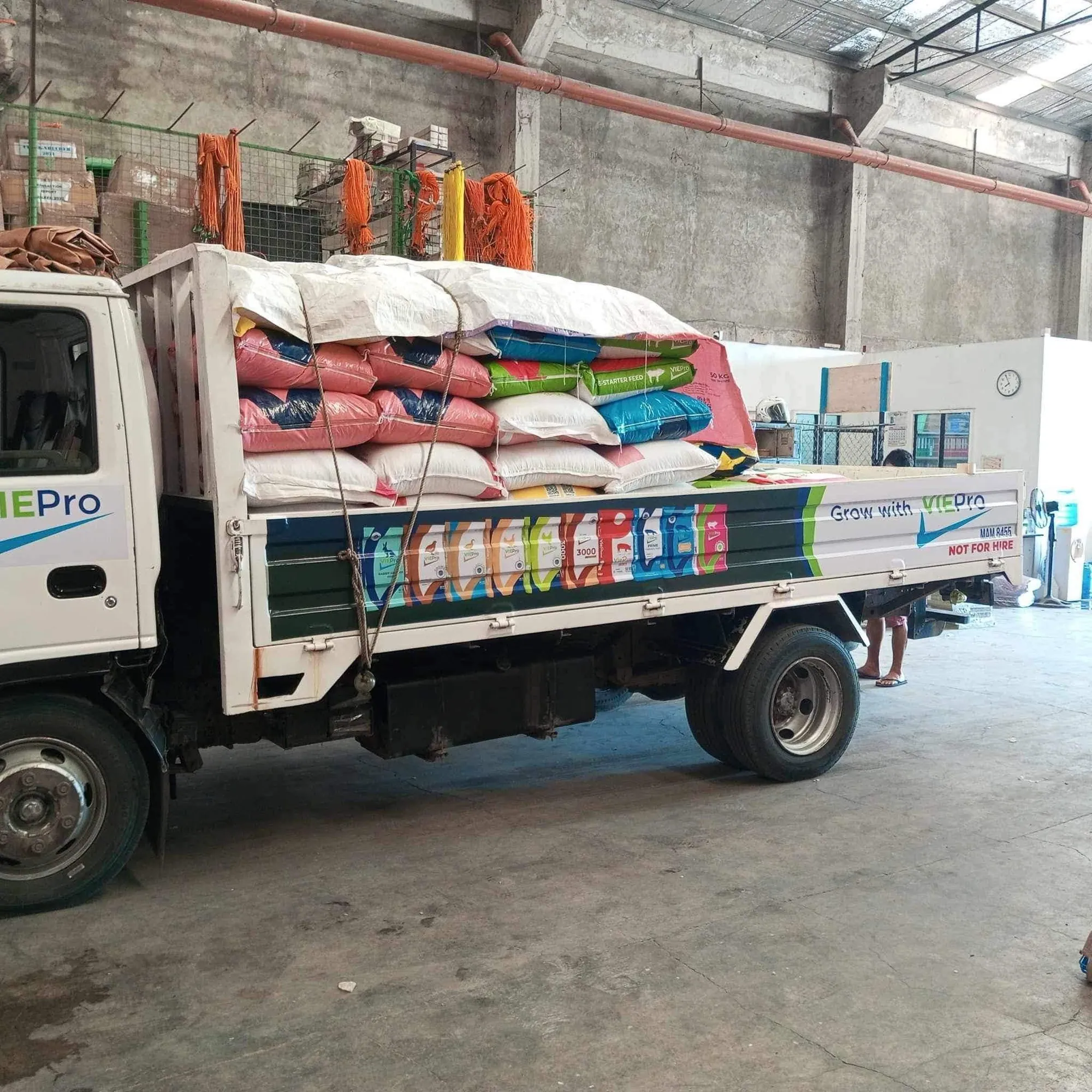 VIEPro vehicle wrap, printed and installed by MCAV